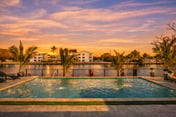 Waterfront Escape w Pool, Dockside Lounge & Games
