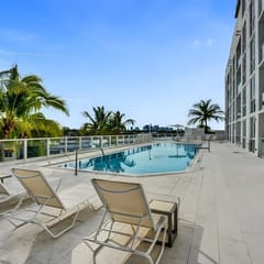 Lux Beach Condo. Hotel Amenities