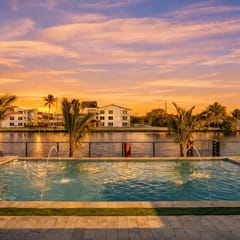 Waterfront Escape w Pool, Dockside Lounge & Games
