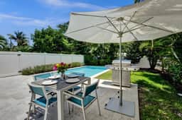 Romantic Retreat w/ Private Pool. Near Las Olas