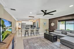 Monthly - 1210 Duplex - Romantic Retreat