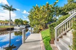 Extended Stay Waterfront Pool House 40' Boat Dock - Image 4