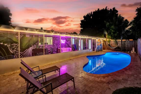 Beachside Haven with Pool & BBQ. 6 min to Beach - Image 1