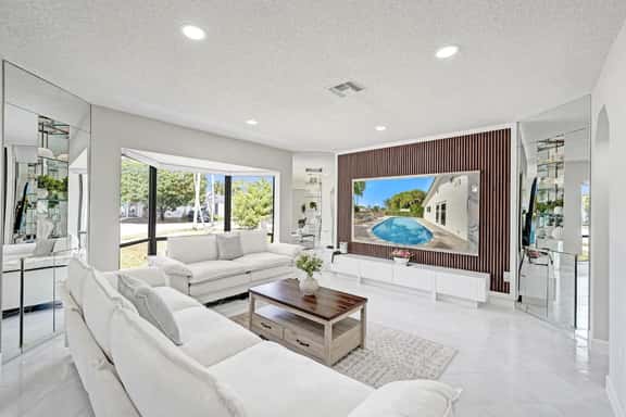 3BR Waterfront w/ Pool, Dock + Game Room - Image 1