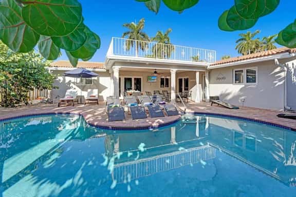 Monthly - Jungle Haus - Family Beach Home - Image 1