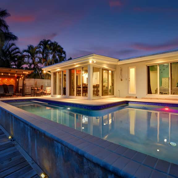 Seaside Retreat. Heated Pool/BBQ. Tiki Bar - Image 1