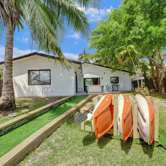 Sunset Dockhouse - Gameroom & Kayaks - Image 1