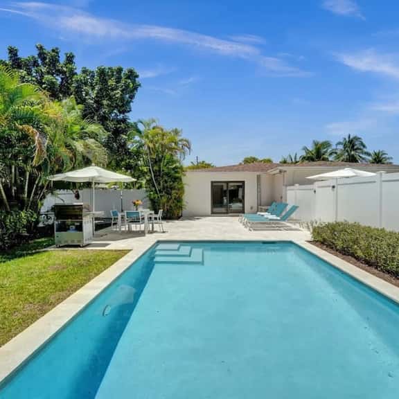 Monthly - 1210 Duplex - Romantic Retreat - Image 1