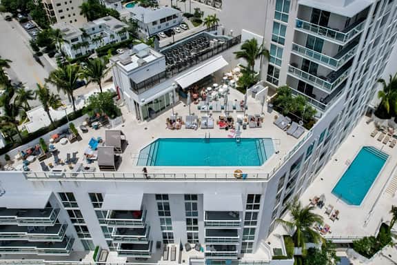 Lux Beach Condo. Hotel Amenities