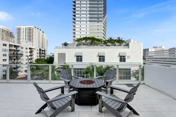 Lux Beach Condo. Hotel Amenities