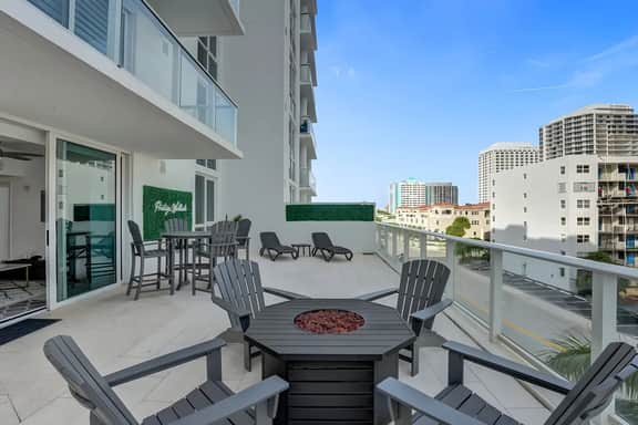 Lux Beach Condo. Hotel Amenities
