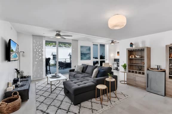 Lux Beach Condo. Hotel Amenities