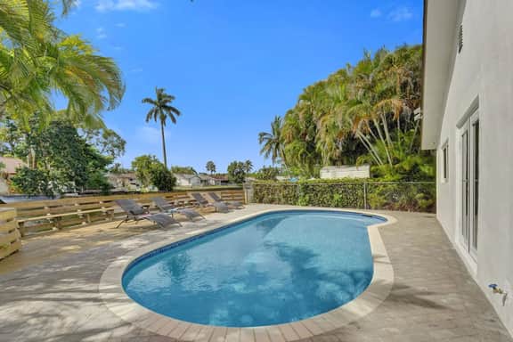 3BR Waterfront w/ Pool, Dock + Game Room