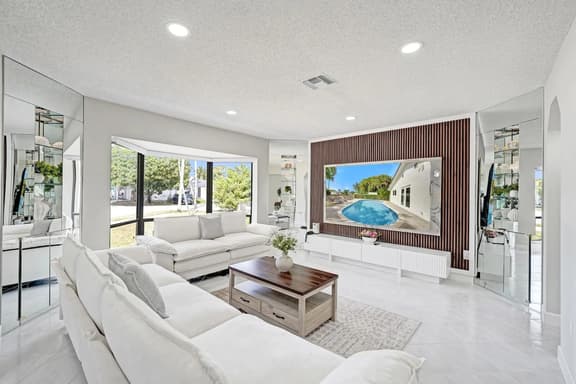 3BR Waterfront w/ Pool, Dock + Game Room