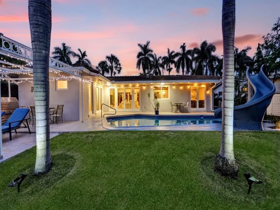 Monthly - Waterfront Serenity | Heated Pool & BBQ | Koi Pond