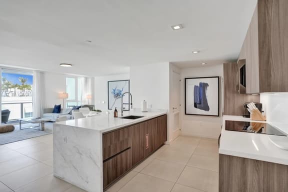 Monthly - Exclusive 616 Condo